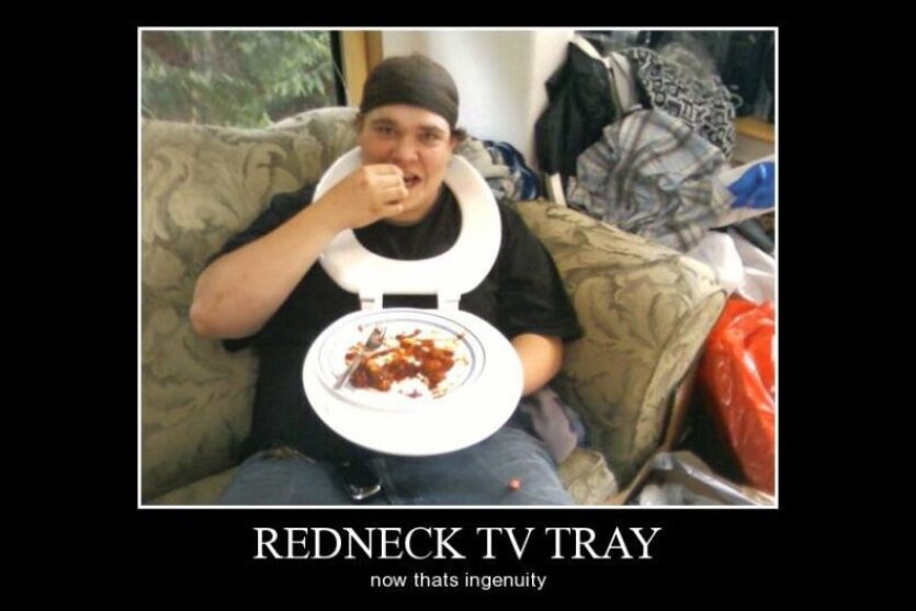 funny Redneck feeding time image